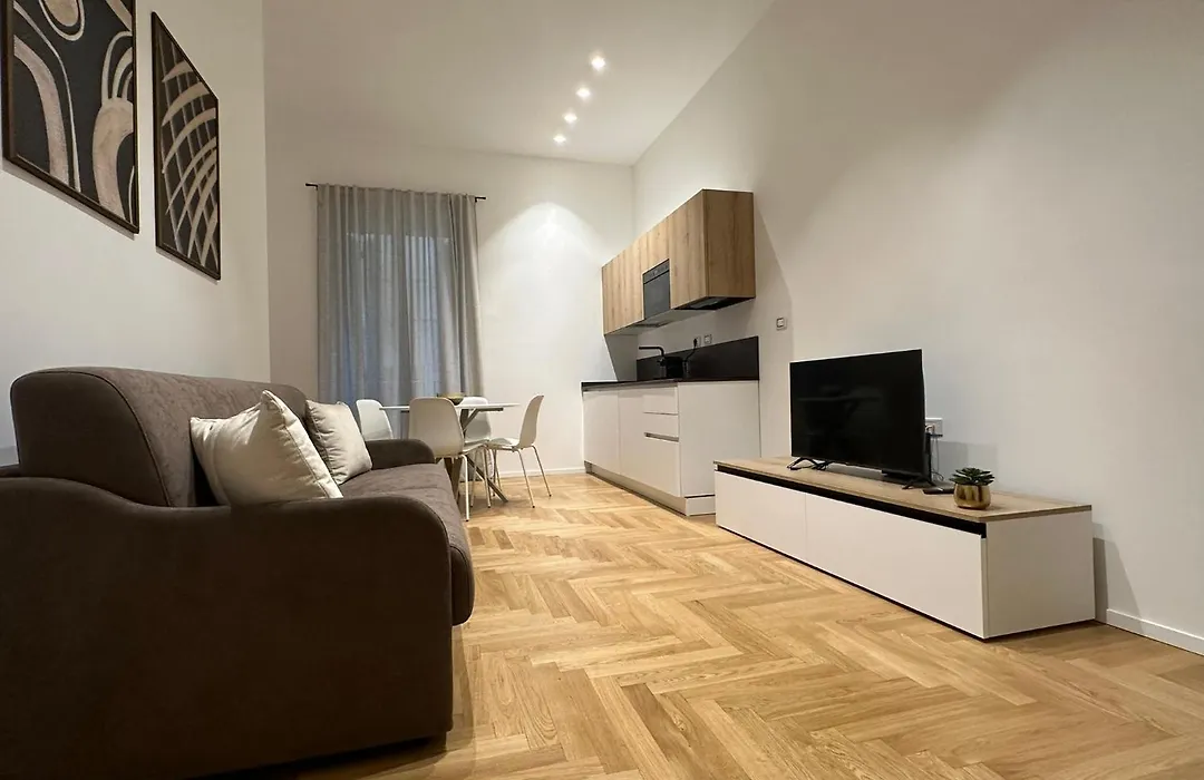 Lily Suite-1